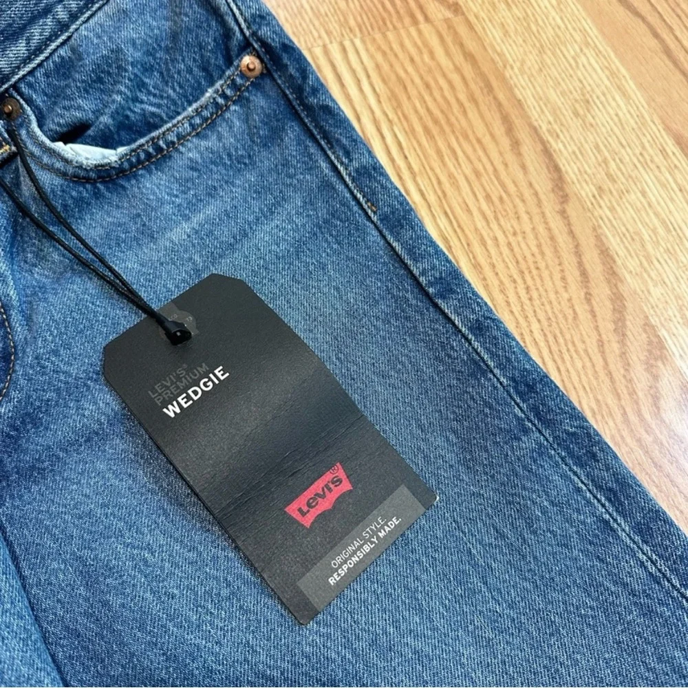 Levi's Wedgie Jean - Picture 7 of 9